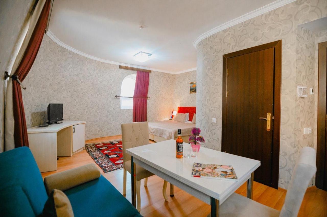 The Center Hotel Baku Ngoại thất bức ảnh