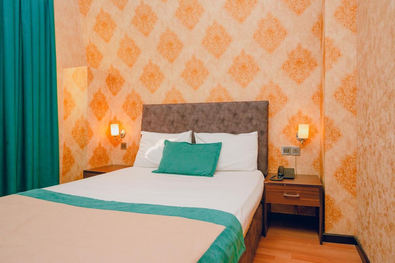 The Center Hotel Baku Ngoại thất bức ảnh